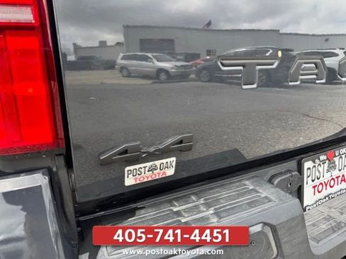 Used 2025 Toyota Tacoma SR5 AWD/4WD image 34