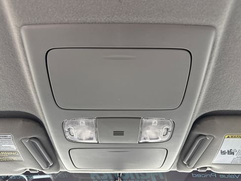 Used 2012 Toyota Tacoma w/ TRD Sport Pkg image 24