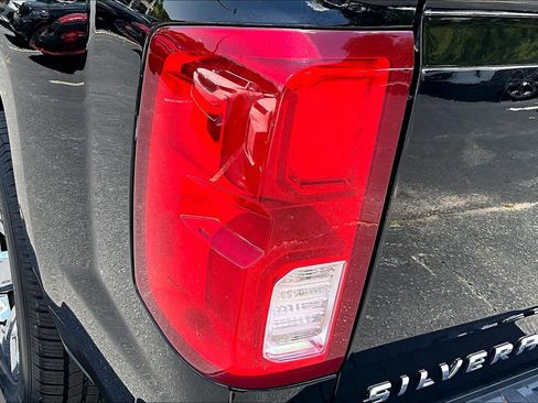 Used 2018 Chevrolet Silverado 1500 LTZ w/ Sport Package AWD/4WD image 28