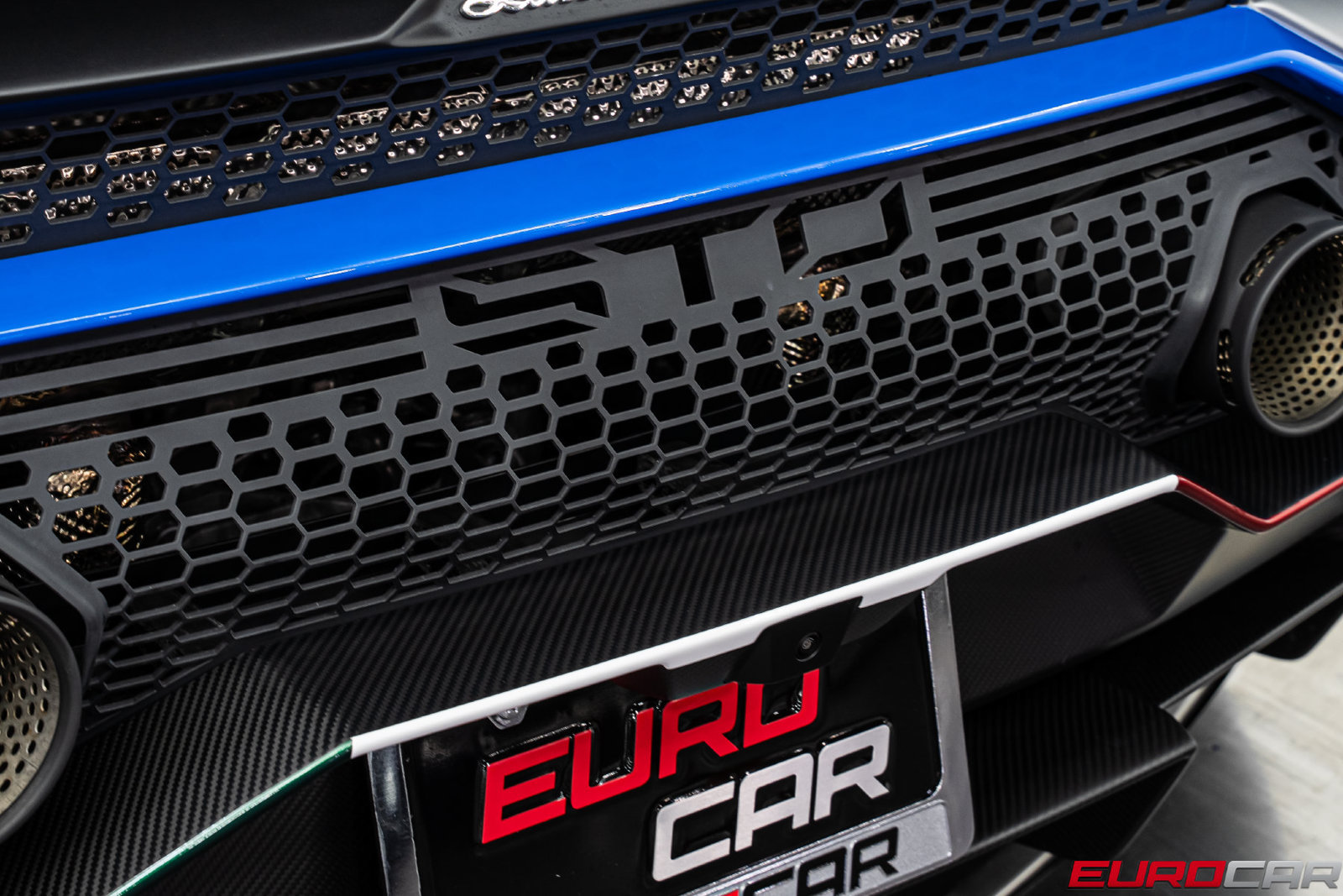 Used 2022 Lamborghini Huracan STO RWD image 27