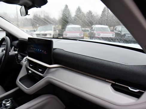 New 2026 Ford Explorer Active image 15