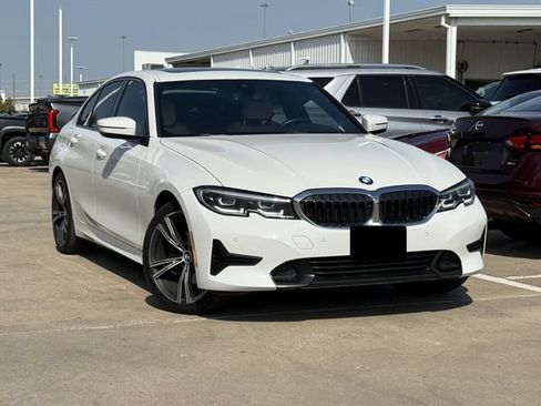 Used 2022 BMW 330i Sedan w/ Convenience Package RWD image 2