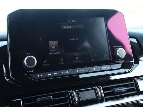 Used 2025 Nissan Pathfinder SV w/ SV Premium Package FWD image 15