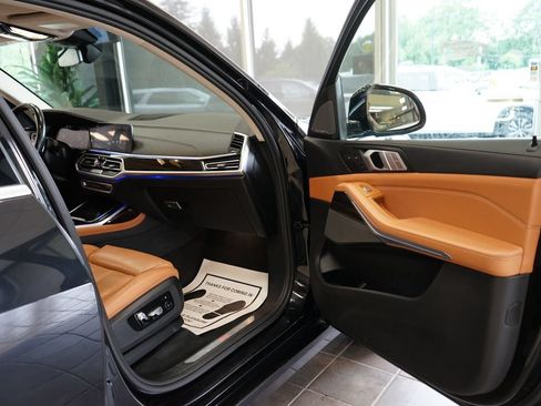 Used 2019 BMW X7 xDrive50i w/ Premium Package AWD/4WD image 53