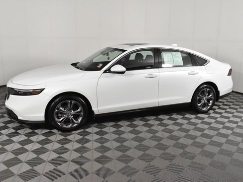 Used 2024 Honda Accord EX image 9