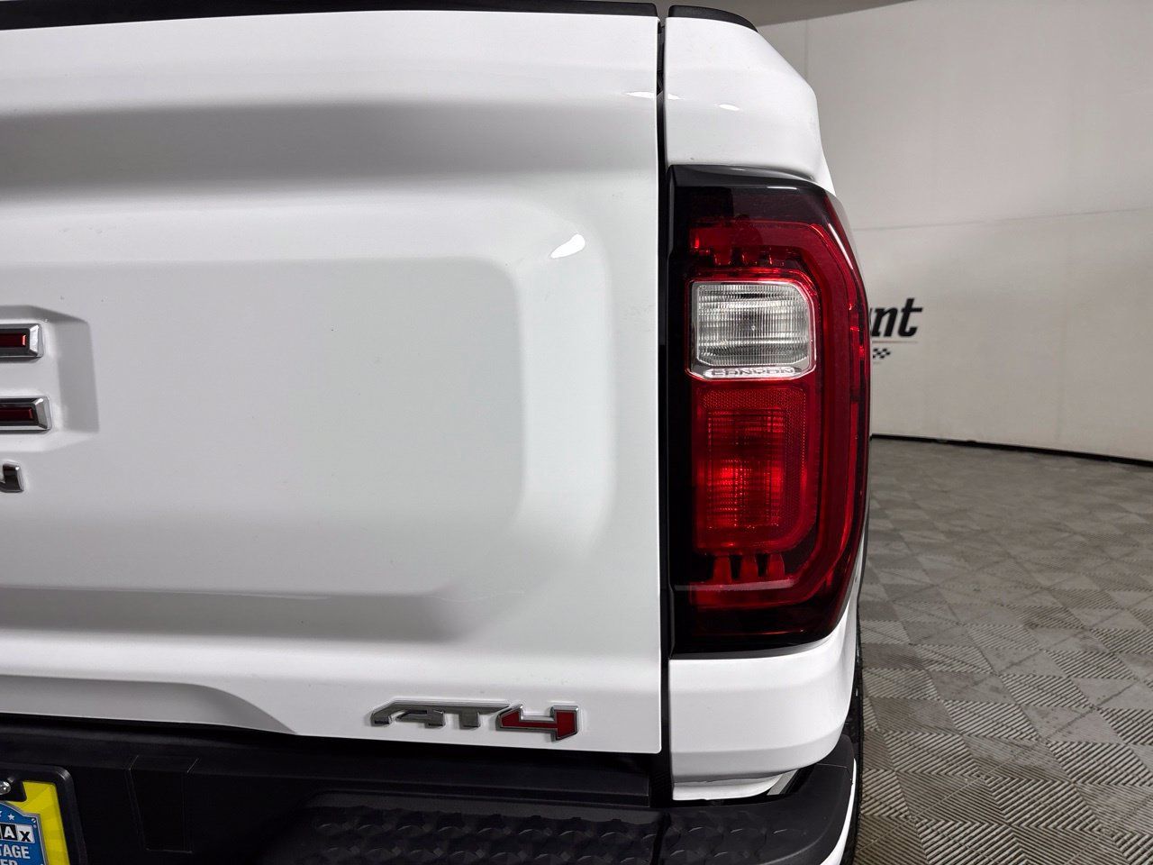 Used 2024 GMC Canyon AT4 w/ Technology Package AWD/4WD image 33