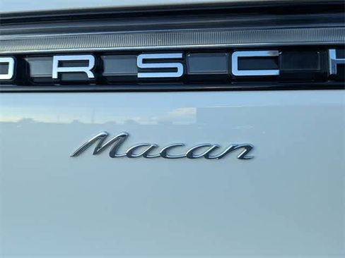 Used 2024 Porsche Macan image 13