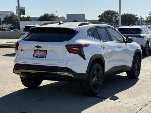 New 2026 Chevrolet Trax ACTIV w/ Sunroof Package image 4