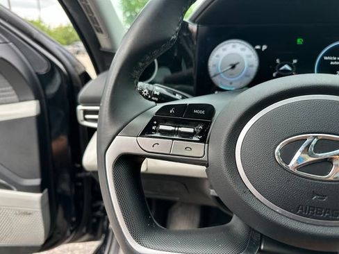 Used 2023 Hyundai Elantra Limited FWD image 22