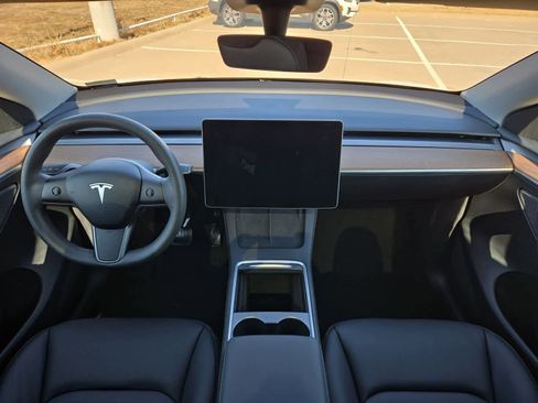 Used 2024 Tesla Model Y image 15