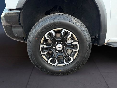 Used 2024 Chevrolet Silverado 1500 ZR2 w/ Technology Package AWD/4WD image 14