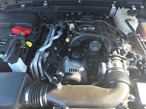 Used 2023 Jeep Wrangler Sahara image 30