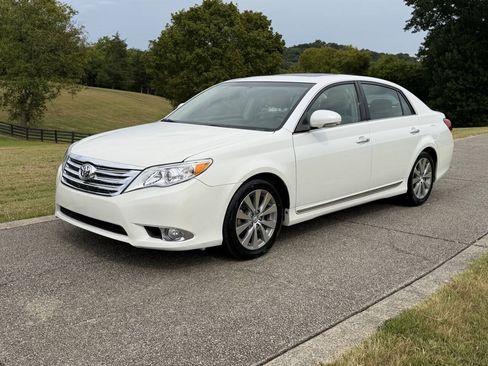 Used 2012 Toyota Avalon Limited FWD image 3