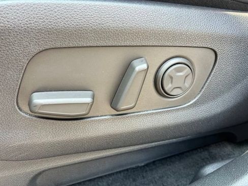 Certified 2025 Kia Carnival SX Prestige FWD image 35