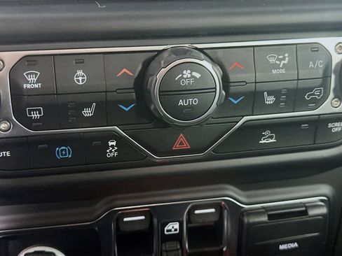 Used 2023 Jeep Wrangler Sahara w/ Cold Weather Group image 23