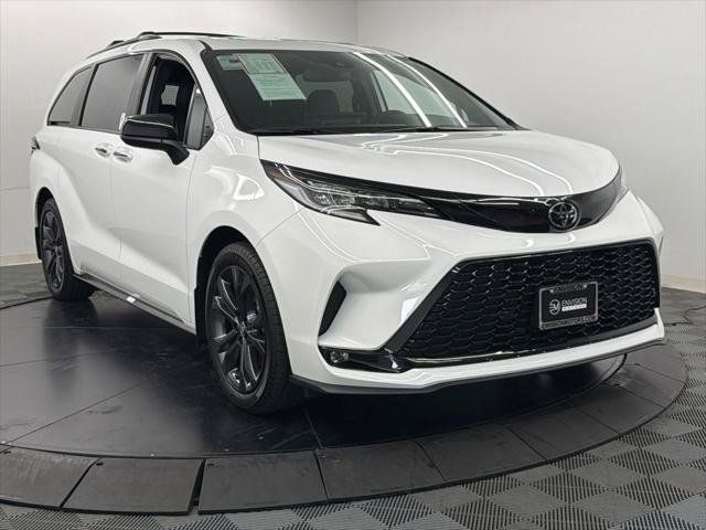 Certified 2026 Toyota Sienna XSE FWD image 8
