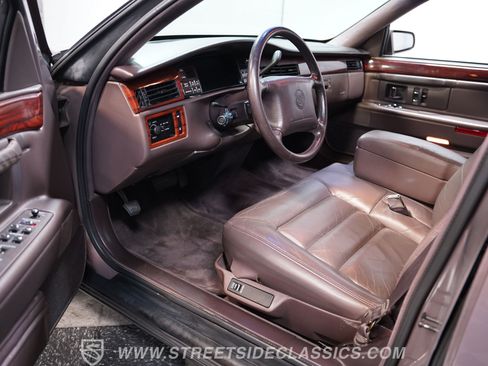Used 1995 Cadillac De Ville Sedan FWD image 4