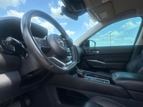 Certified 2023 Nissan Pathfinder SL w/ Black Appearance Package FWD image 40