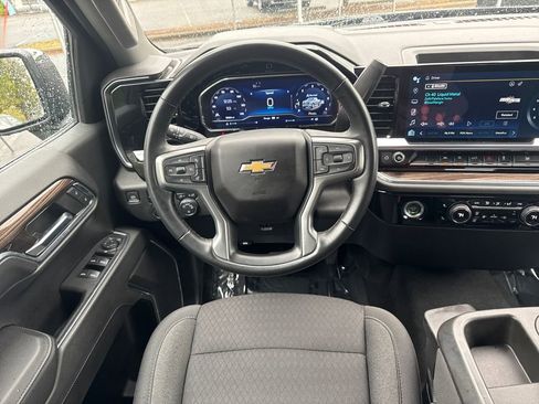 Used 2023 Chevrolet Silverado 1500 LT image 13
