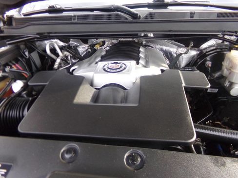 Used 2015 Cadillac Escalade ESV Premium image 41