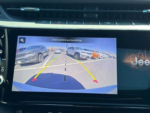 New 2026 Jeep Grand Cherokee Altitude image 12