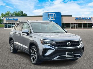 Used 2022 Volkswagen Taos SE video 1