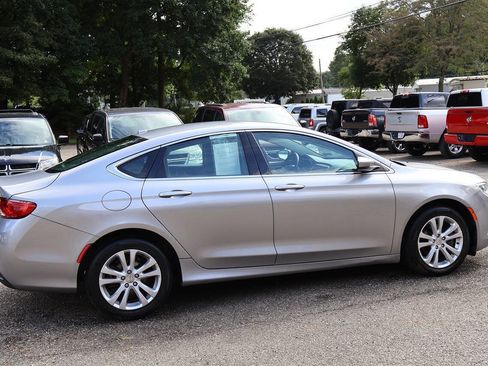 Used 2015 Chrysler 200 Limited w/ Convenience Group FWD image 9