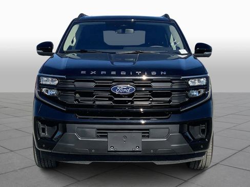 Certified 2025 Ford Expedition Active image 4