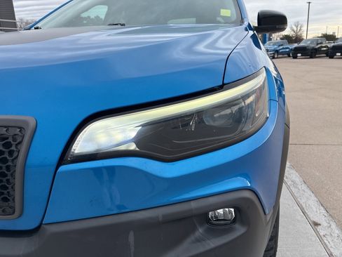 Used 2022 Jeep Cherokee Trailhawk w/ Comfort/Convenience Group image 12