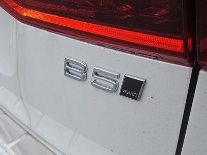 New 2026 Volvo XC60 B5 Plus w/ Protection Package Premier