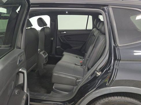 Used 2020 Volkswagen Tiguan SE R-Line image 9