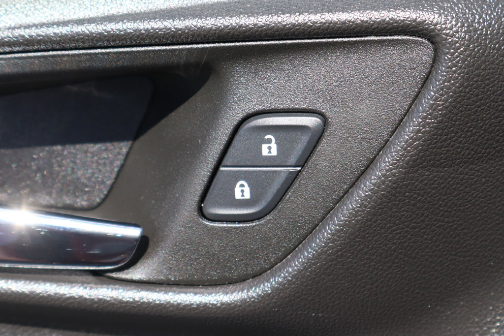 Used 2024 Chevrolet Trax LS w/ LS Convenience Package FWD image 18