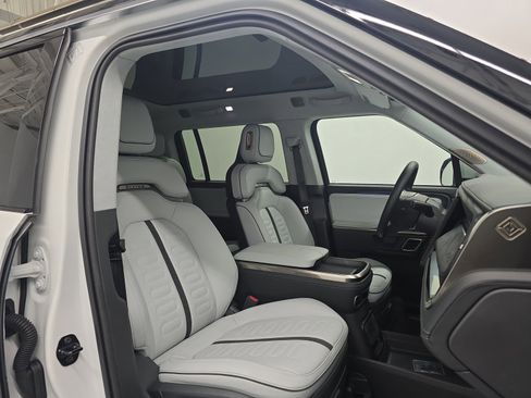 Used 2023 Rivian R1S Adventure image 24