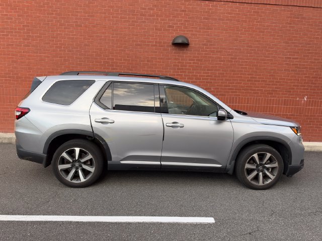 Certified 2024 Honda Pilot Elite image 2