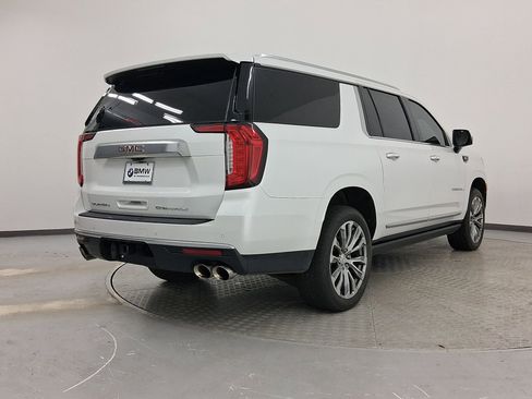Used 2021 GMC Yukon XL Denali w/ Denali Premium Package image 8