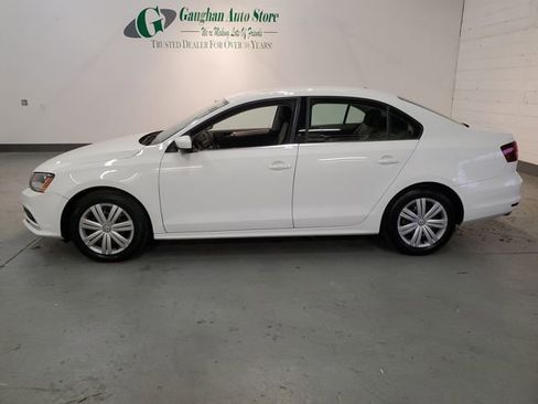 Used 2017 Volkswagen Jetta S image 3