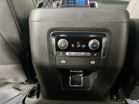 Certified 2024 Chevrolet Suburban RST w/ Luxury Package AWD/4WD image 22