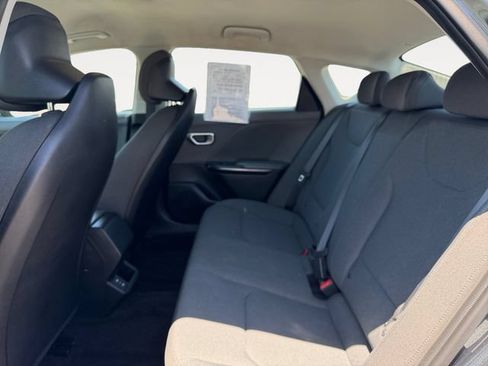 Used 2025 Kia K4 FWD image 11