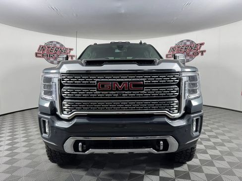 Used 2022 GMC Sierra 2500 Denali image 2
