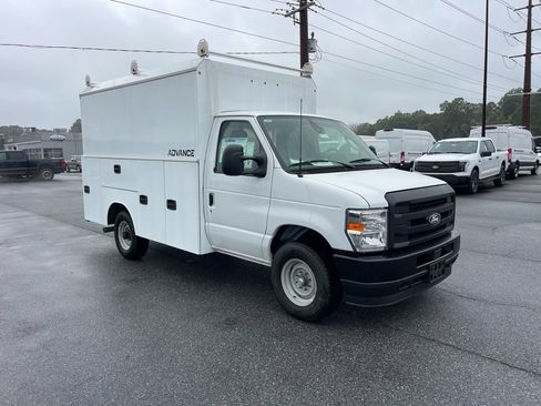 New 2026 Ford E-350 and Econoline 350 Super Duty w/ Power Equipment Group RWD image 4