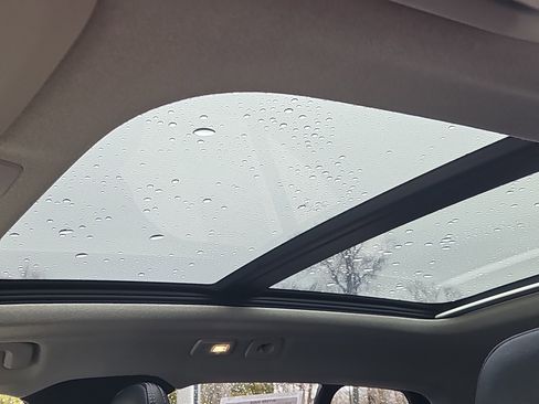 Certified 2023 Volvo XC40 B5 Plus w/ Climate Package image 8