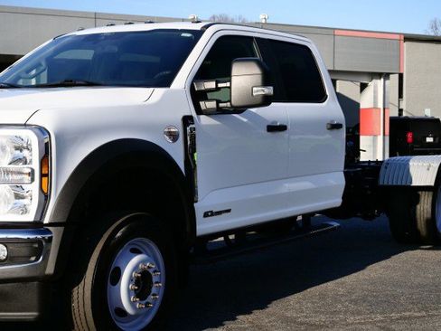 Used 2024 Ford F550 XL DRW 4X4 / V8 Diesel / Paylo image 10