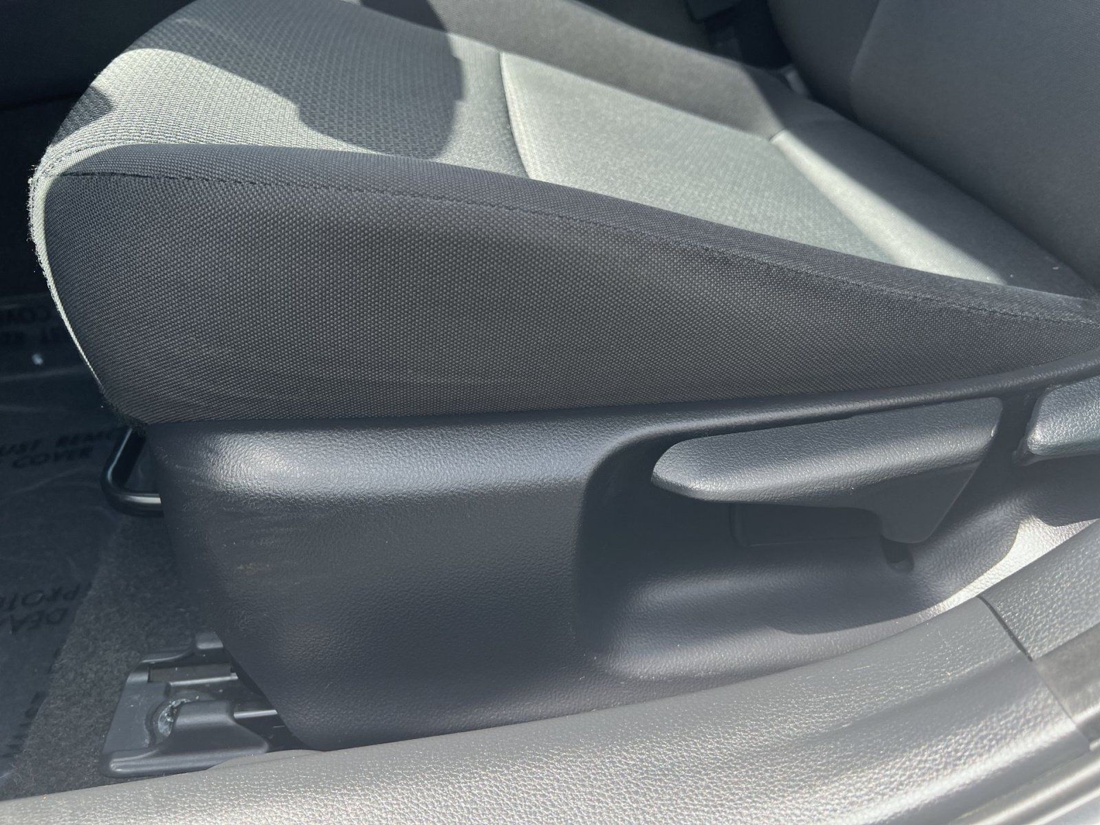 Used 2025 Toyota Prius LE AWD/4WD image 14