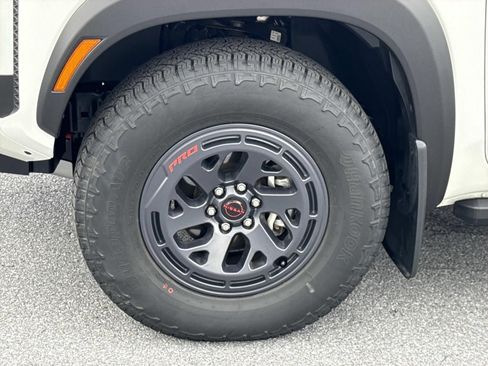 Used 2025 Nissan Frontier PRO-4X w/ Pro Convenience Package AWD/4WD image 7