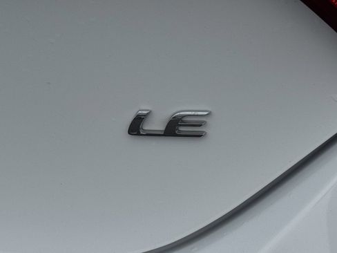 Used 2019 Toyota Corolla LE w/ Carpet Mat Package (TMS) FWD image 13