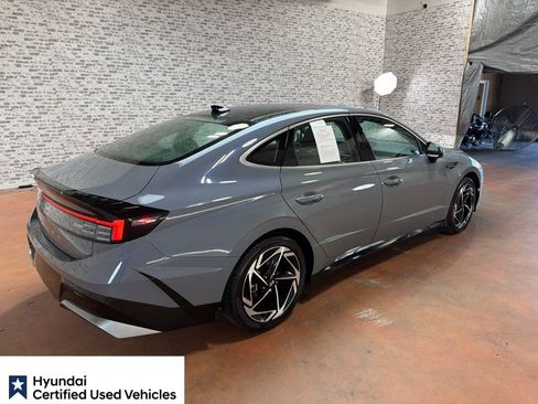 Used 2024 Hyundai Sonata SEL w/ Convenience Package FWD image 8