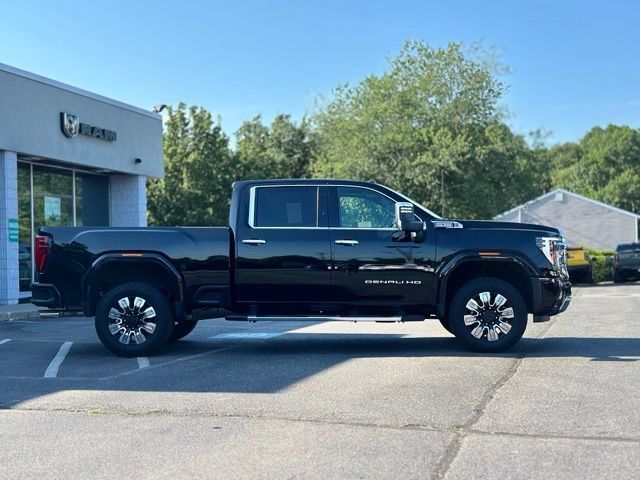 Used 2024 GMC Sierra 3500 Denali w/ Denali Reserve Package AWD/4WD image 6