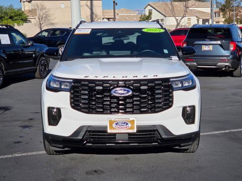 Certified 2025 Ford Explorer ST-Line image 8