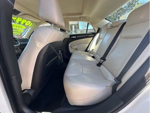Used 2016 Chrysler 300 Limited RWD image 13