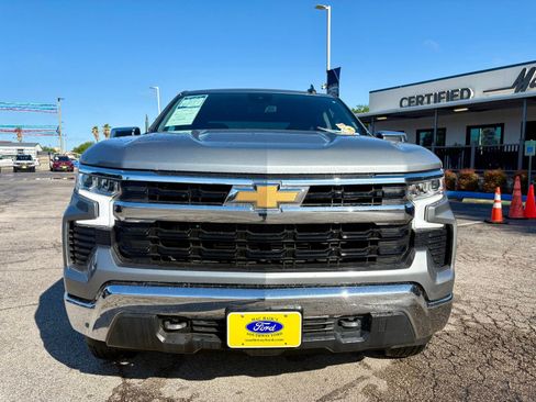 Used 2024 Chevrolet Silverado 1500 LT RWD image 8